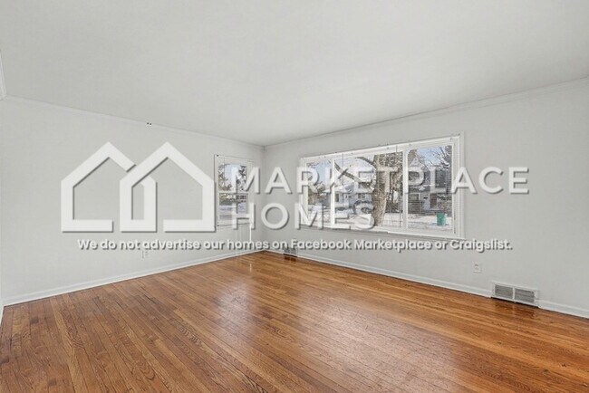 Foto del edificio - 24865 Grove Ave