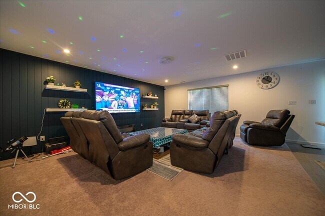 Foto del edificio - 4242 Indigo Walk Ln