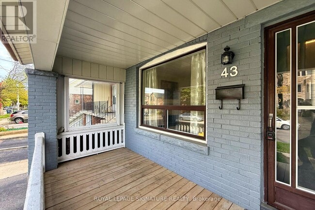 Building Photo - 43 Torrens Ave