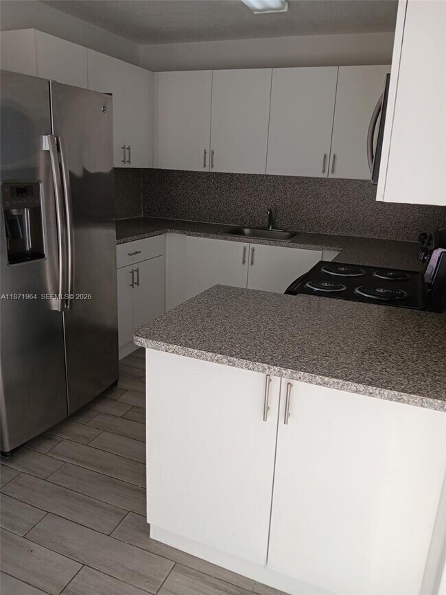 Foto del edificio - 550 SW 115th Ave