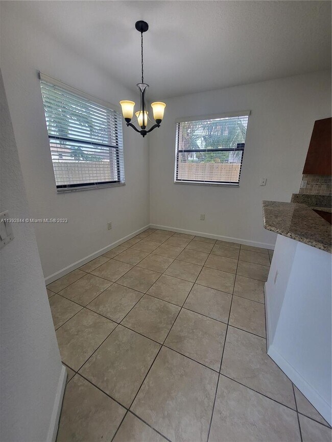 Foto del edificio - 2647 NW 25th Ave
