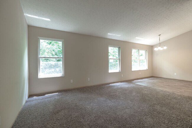 Building Photo - Completely updated ranch home!