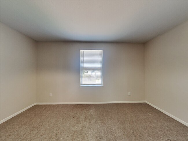 Building Photo - 692 Totem Trail Dr