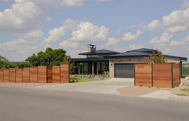 Foto del edificio - 4315 City Park Rd