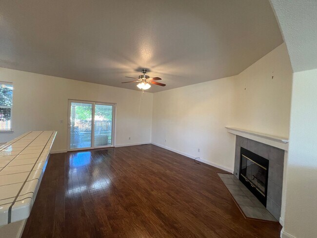 Foto del edificio - 3/2/2 Gorgeous Home In Gardnerville - Ruhe...
