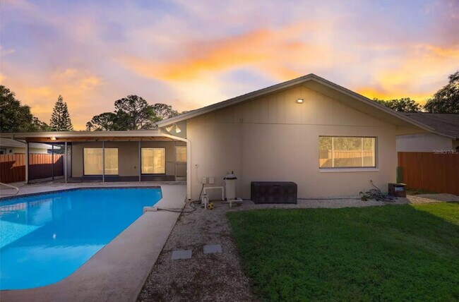 Foto del edificio - 6455 Jarvis Rd