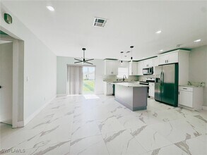 Building Photo - 1127 Lovely Ln
