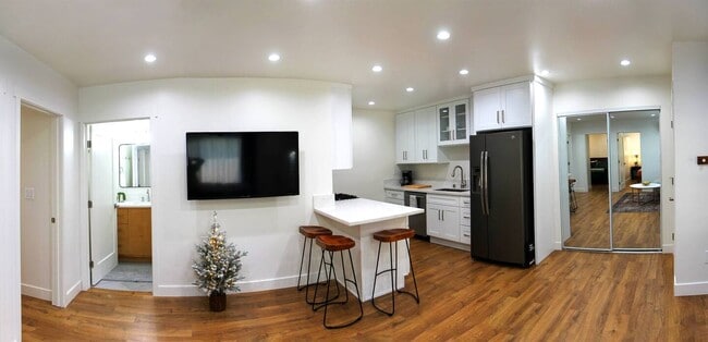 Foto del edificio - 12118 Ramona Ave