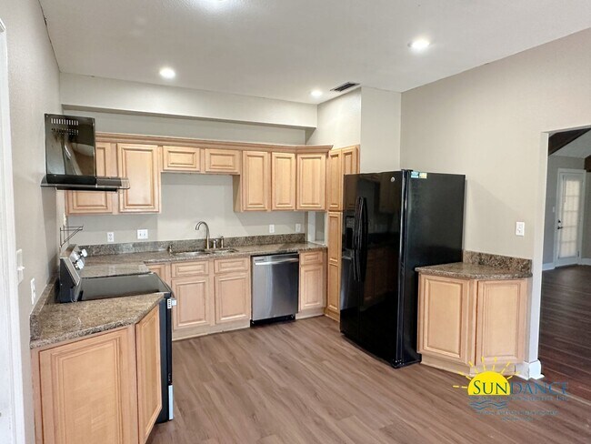 Foto del edificio - Move-in special: $500 OFF first full month...