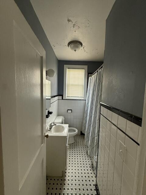 Building Photo - 565 E Elm St