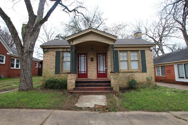 Building Photo - Coming soon: 1 Bedroom, 1 Bathroom Home wi...