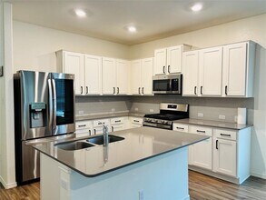 Building Photo - 21300 Bird Wing Dr