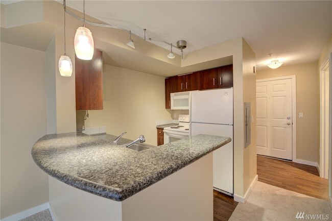 Foto del edificio - 108 5th Ave S