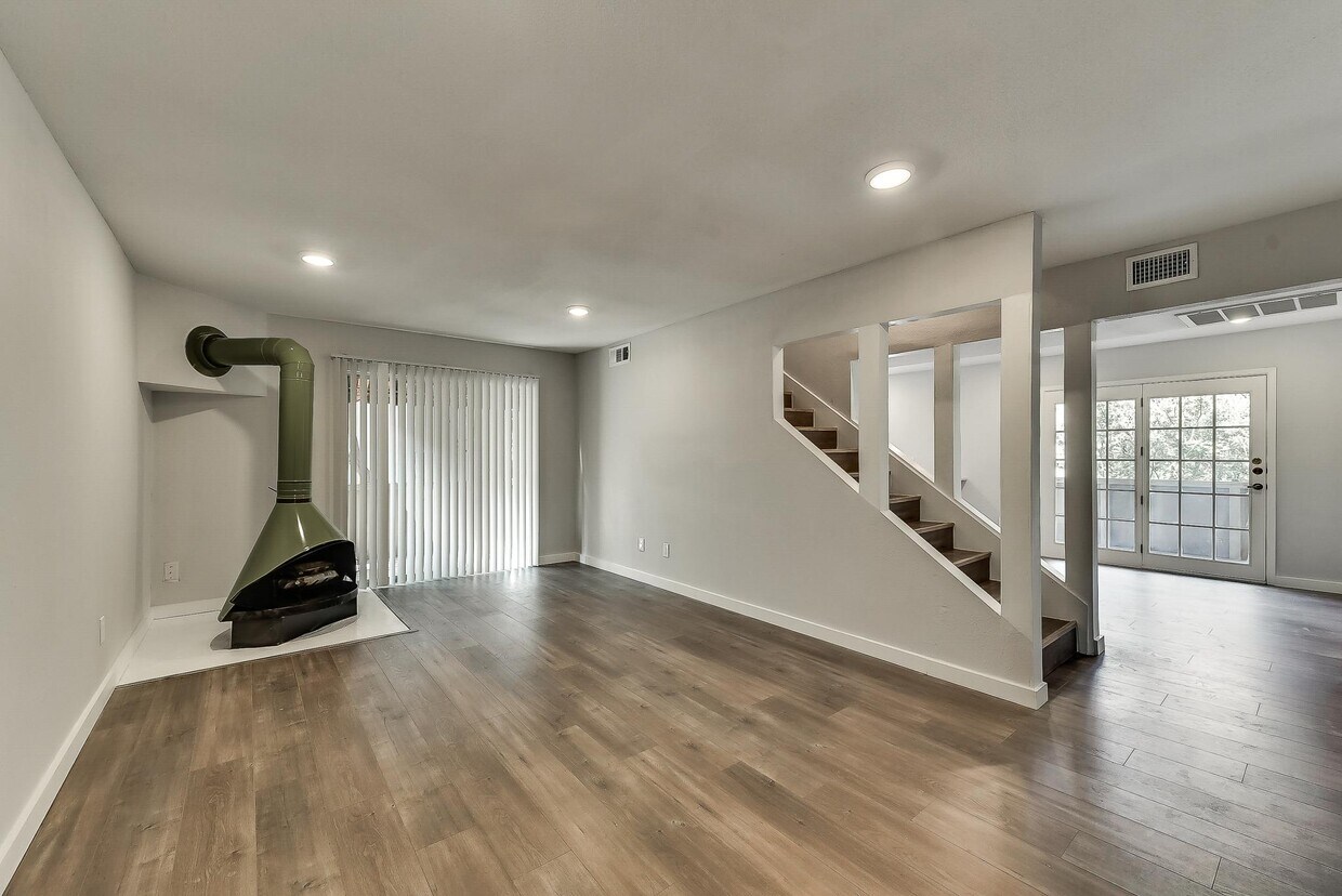 4327 Holland Ave Unit 205, Dallas, TX 75219 Condo for Rent in Dallas