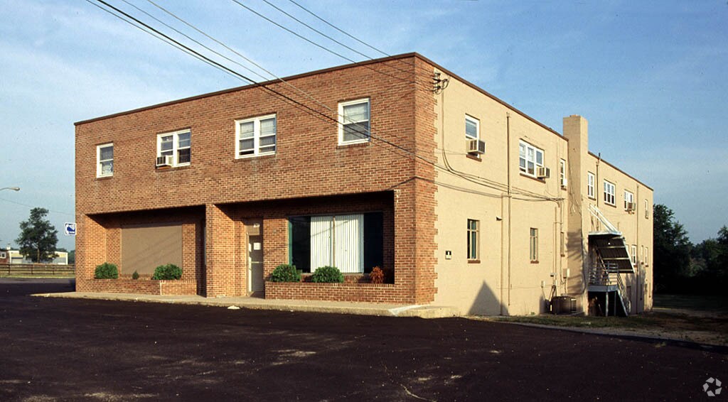 879 12th St, Hammonton, NJ 08037 Apartments in Hammonton, NJ