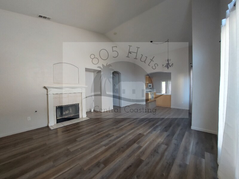 923 Francis Ln