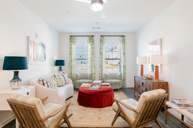 Building Photo - Exchange at Daphne