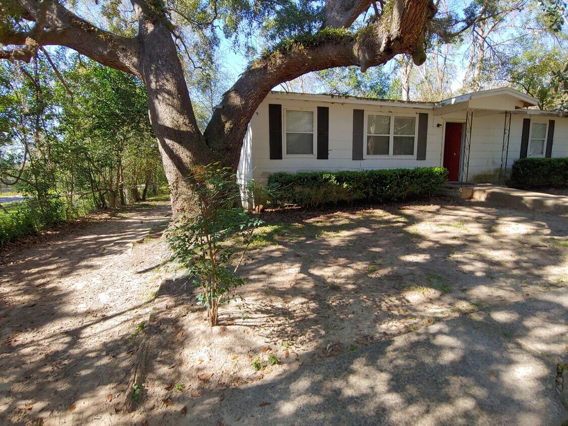 1408 Glenda Dr, Tallahassee, FL 32304 House Rental in Tallahassee, FL
