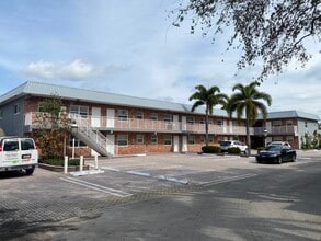 Building Photo - 853 SE 4th Ct