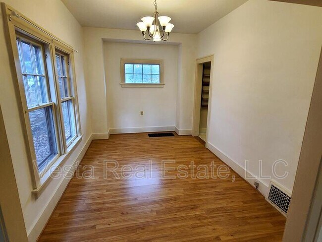 Building Photo - 503 N Evans St