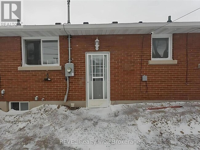 Photo du bâtiment - 12 Glendale Dr