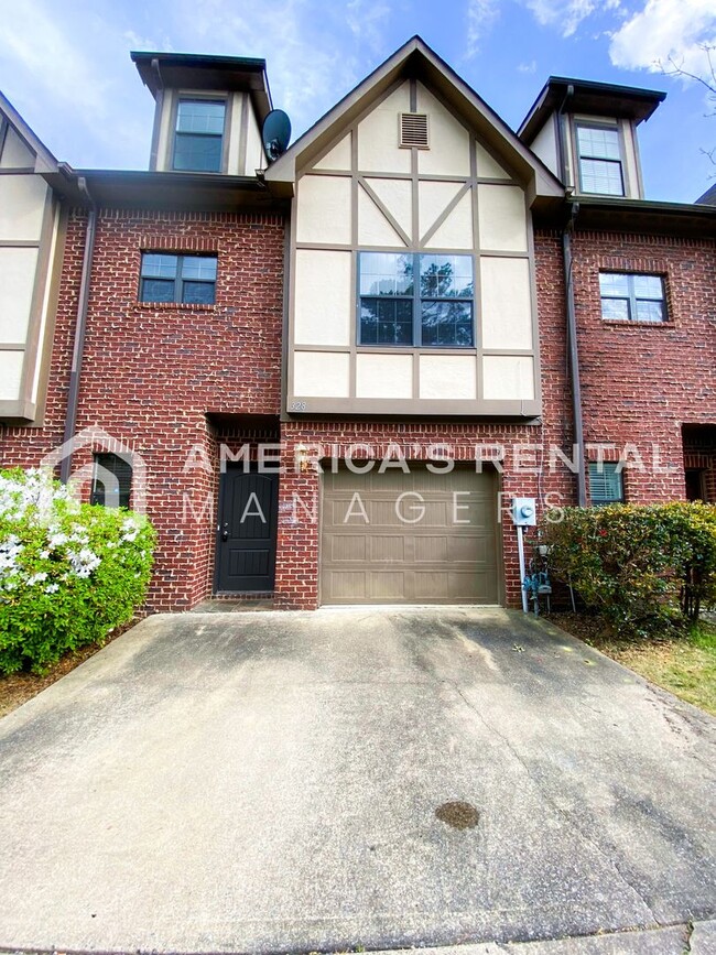 Building Photo - MOVE IN SPECIAL!!! - Townhome For Rent In Hoover!!! Available now! - Sign a lease by 5/31/2026 an...