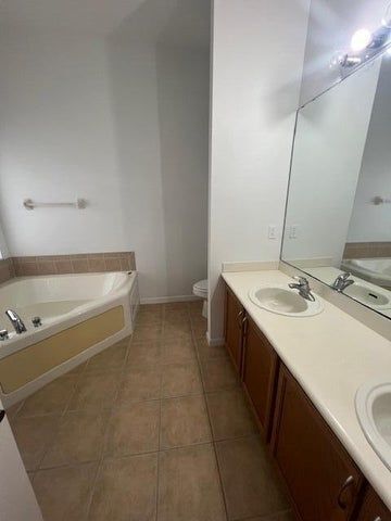 Foto del edificio - 130 Newberry Ln