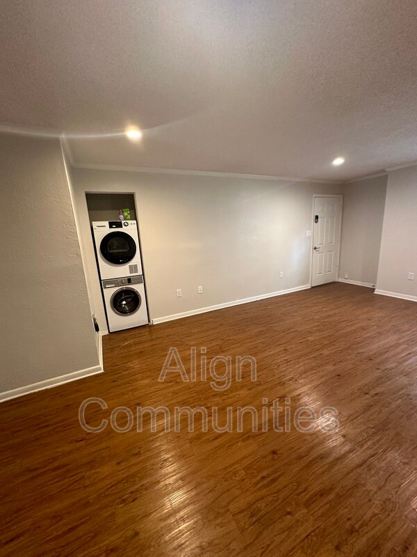 Foto del edificio - 1415-1419 E. Gore Street