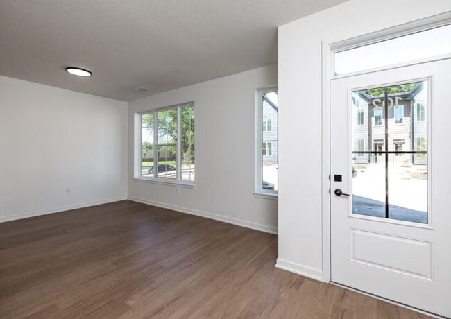Foto del edificio - 2 Bed 1.5 Bath Brand New Contemporary Apartments!