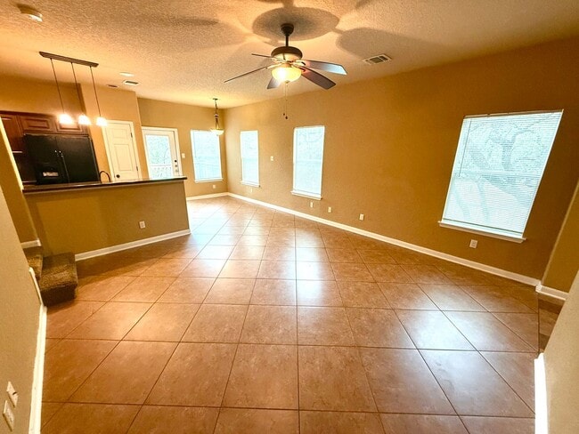Building Photo - **APPLICATION RECEIVED** MUST SEE! Stunnin...