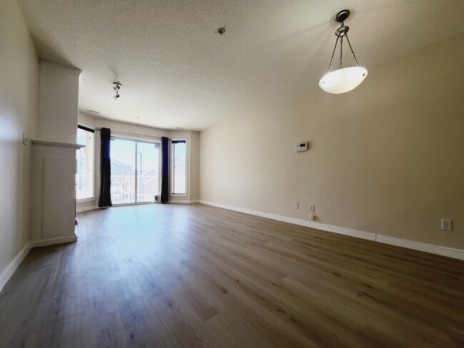 Photo du bâtiment - 4312 139 Ave NW