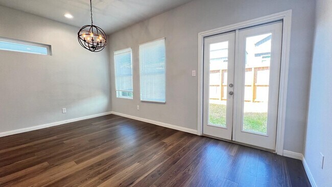 Foto del edificio - 4922 Dalhart Dr