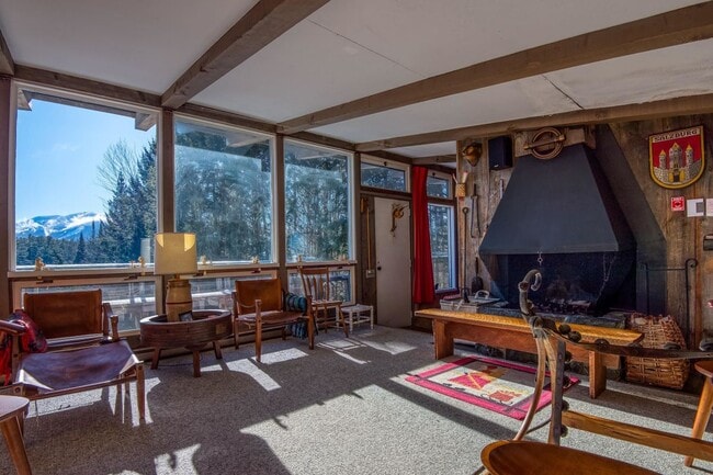 Building Photo - 36 Hoffmans