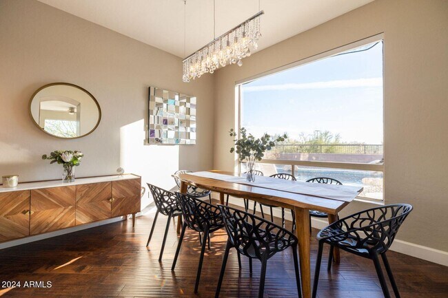 Foto del edificio - 3055 N Red Mountain