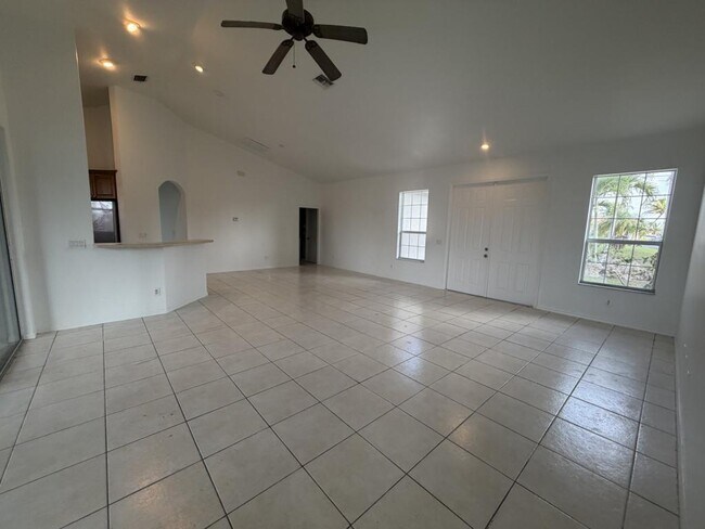 Foto del edificio - 1400 SW 31st Terrace