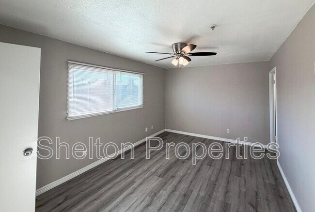 Building Photo - 6301 W Earll Dr