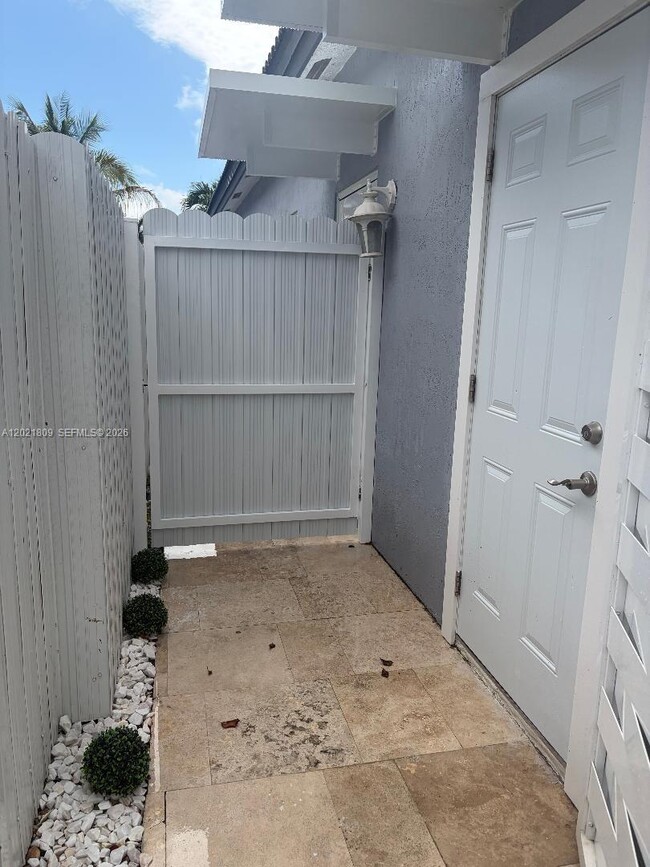 Foto del edificio - 6803 SW 158th Ave