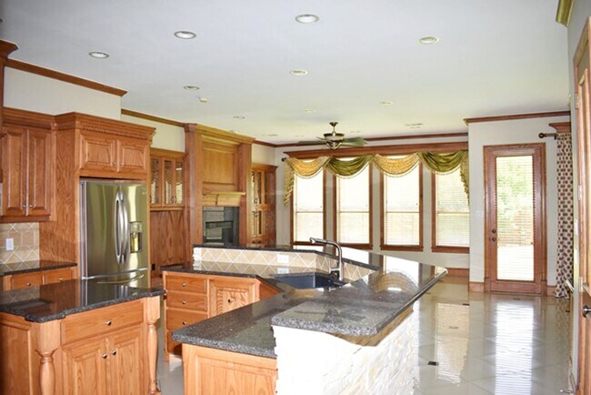 Building Photo - Quick Move-In! Carroll ISD 5-4-3