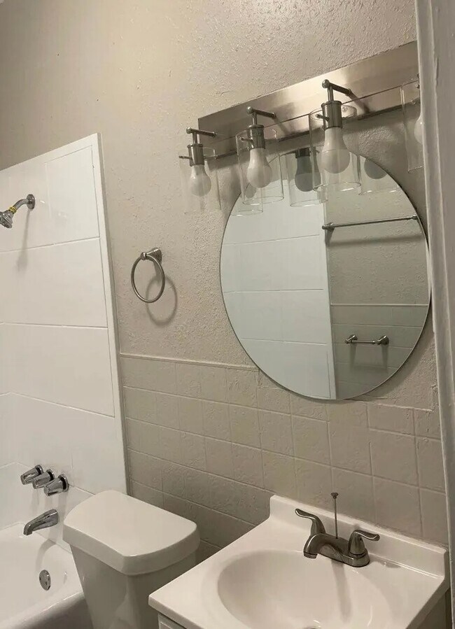 Foto del edificio - 2246 Simpson St