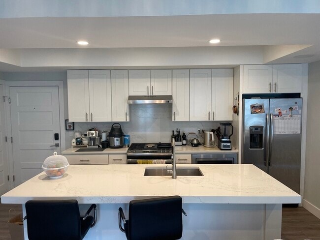 Building Photo - 151 Hancock St