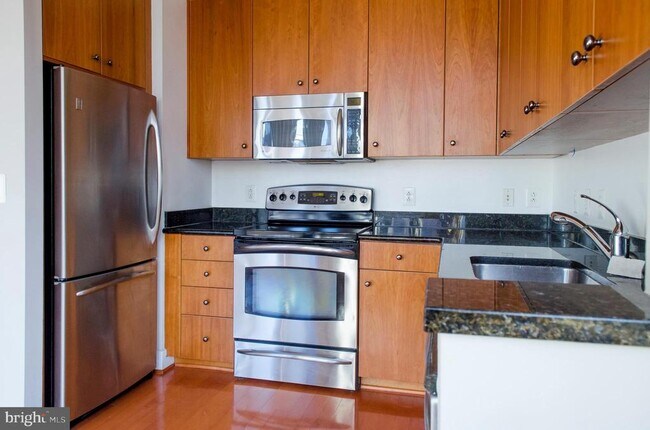 Foto del edificio - 520 John Carlyle St