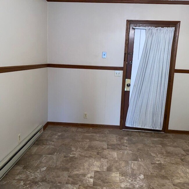 Foto del edificio - 2 bedroom 1 Bath with Carport