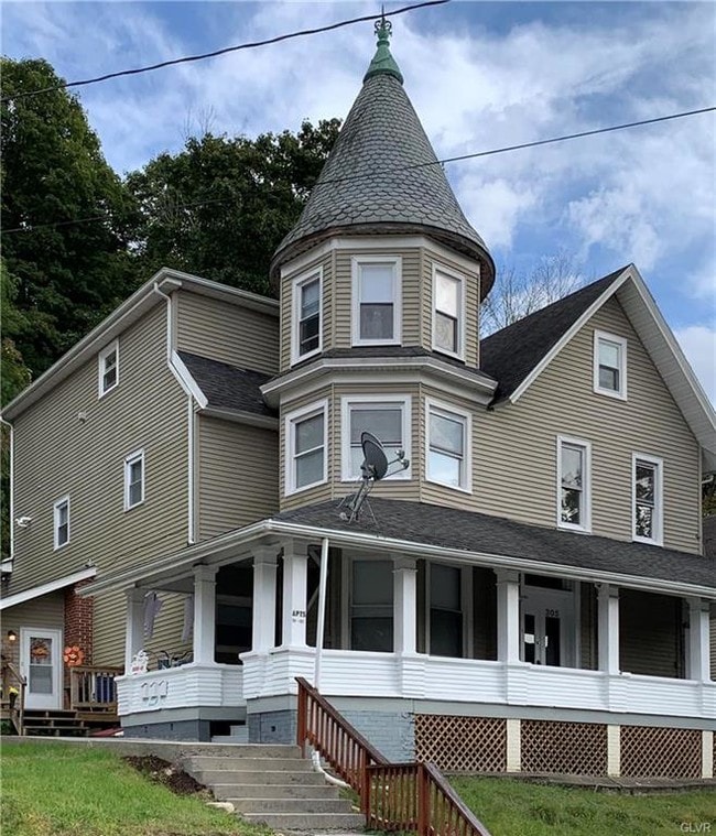 Building Photo - 305 S Main St