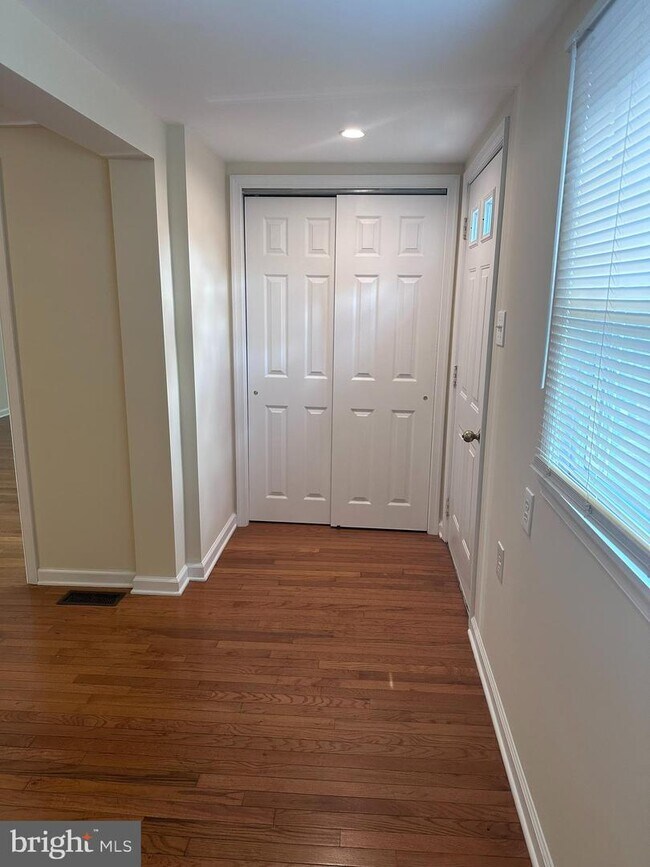 371 Easton Rd Unit A, Horsham, PA 19044 Room for Rent in Horsham, PA