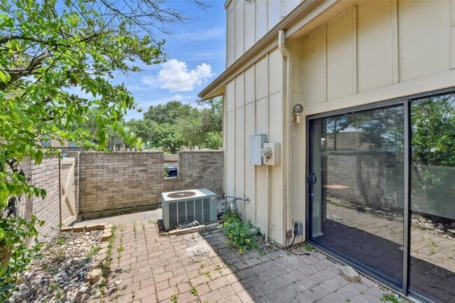Building Photo - 3126 Windchase Blvd