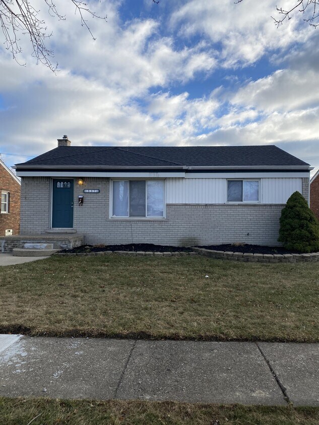 15371 Devoe St, Southgate, MI 48195 House Rental in Southgate, MI