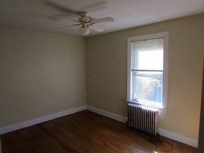 Building Photo - 6 Newtonville Ave