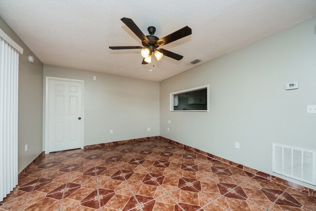 Building Photo - 645 McKinley Ct
