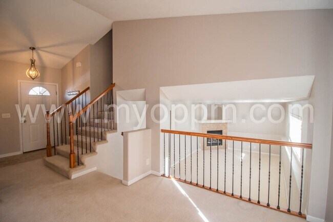 Foto del edificio - Spacious 3 Bedroom house at 168th and Maple