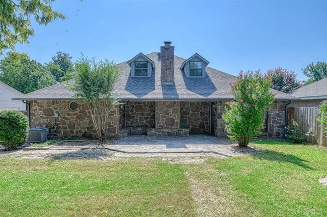 Building Photo - 3609 Hampton Ct